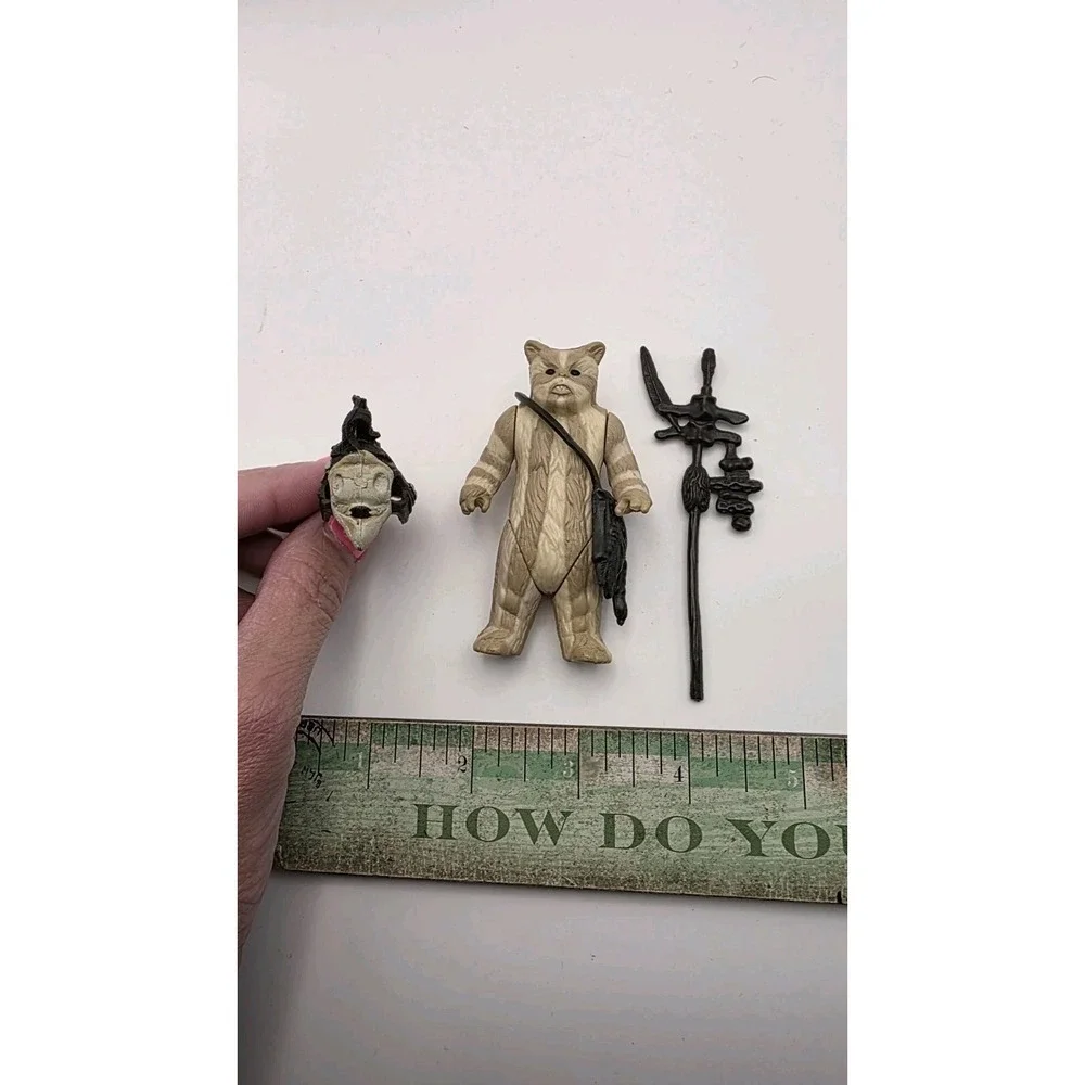 Vintage Kenner Star Wars Logray Ewok Medicine Man Action Figure COMPLETE